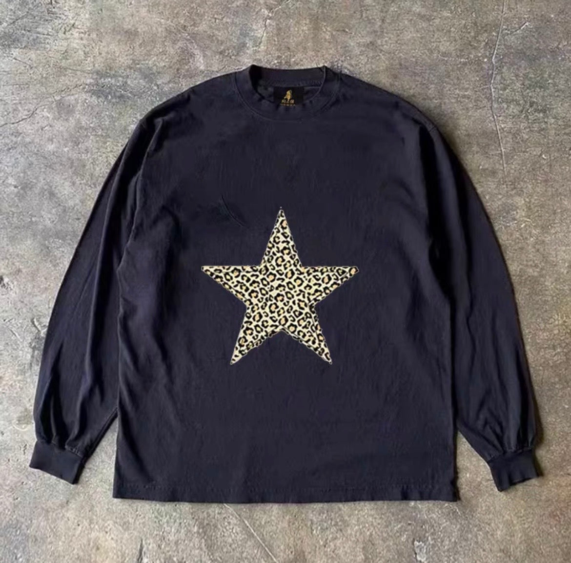 Leopard Star Graphic Long Sleeve T-Shirt