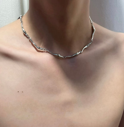 Twist Wave Minimal Chain Necklace