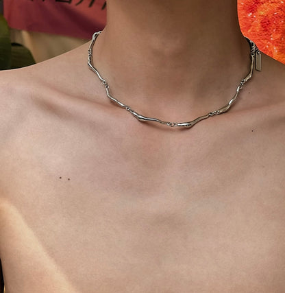 Twist Wave Minimal Chain Necklace