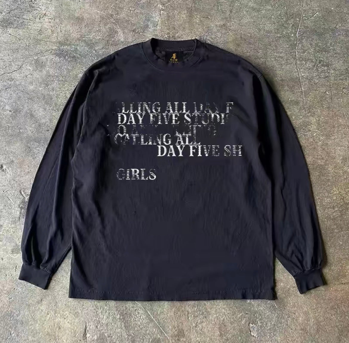 Distressed Typography Long Sleeve T-Shirt