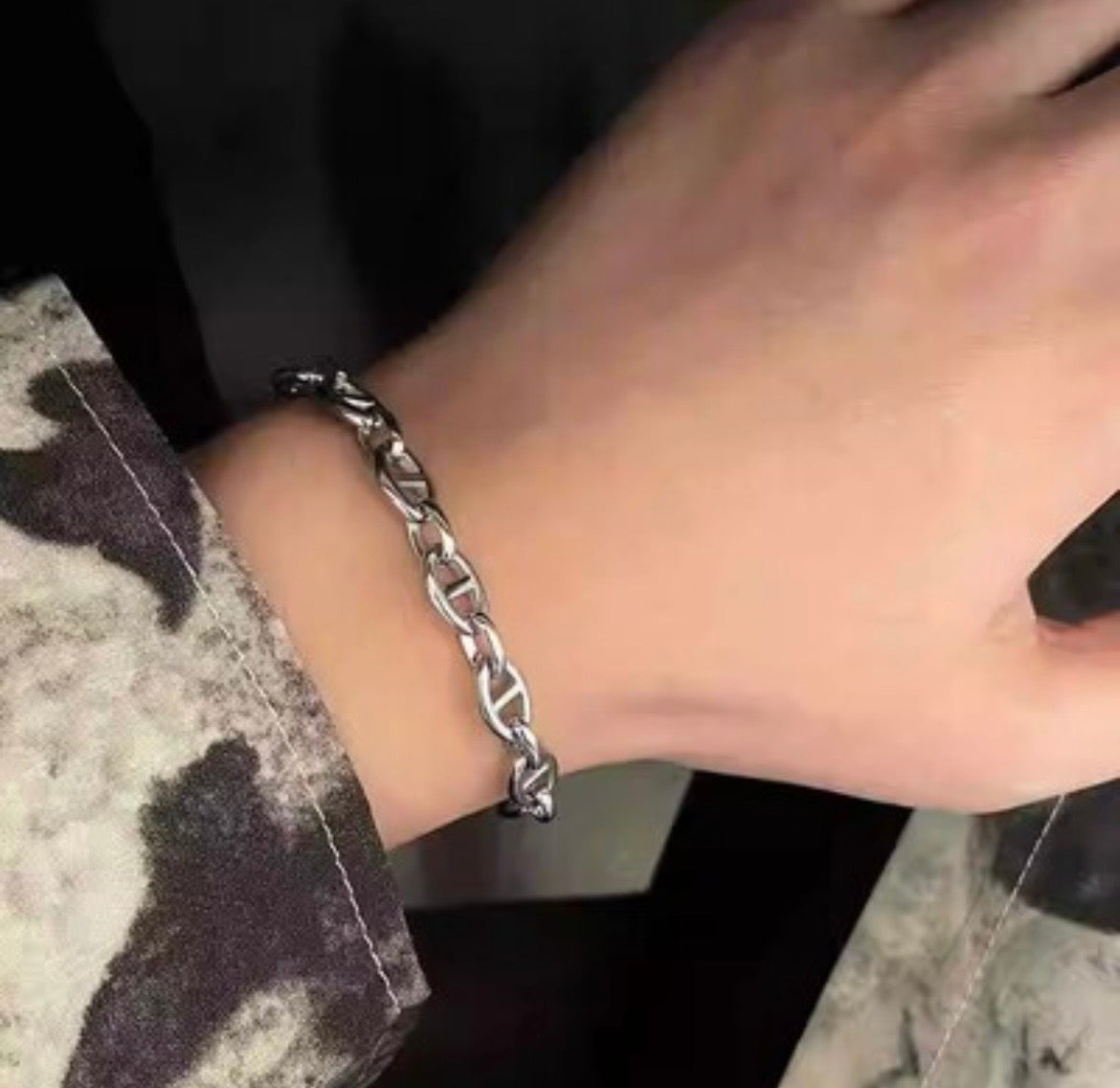 Anchor Plate Chain Bracelet
