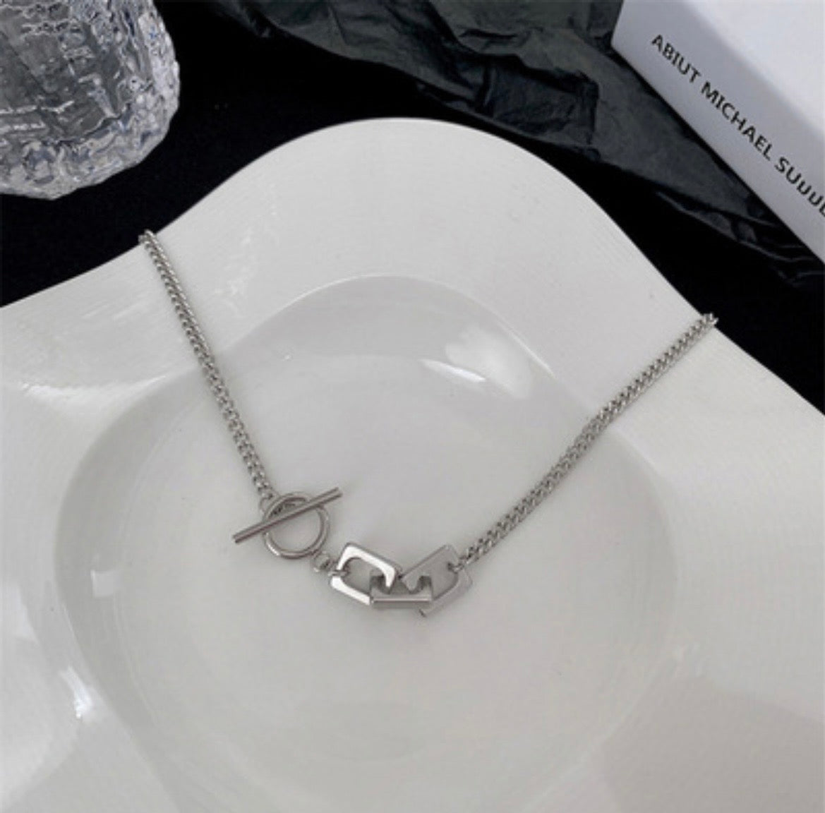 Toggle Square Parts Chain Necklace