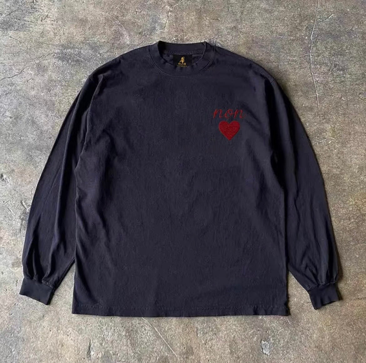 Script Heart One Point Long Sleeve T-Shirt