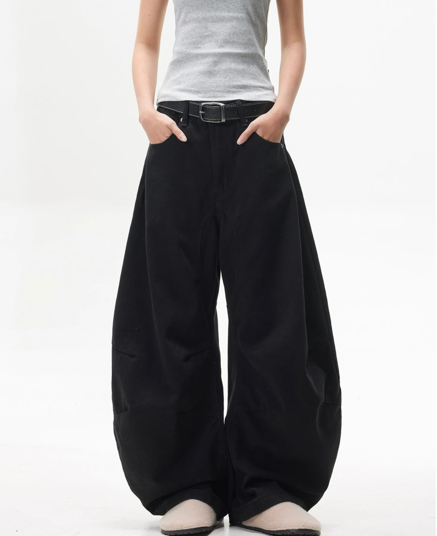 Volume Panel Curved Barrel Wide Denim Pants