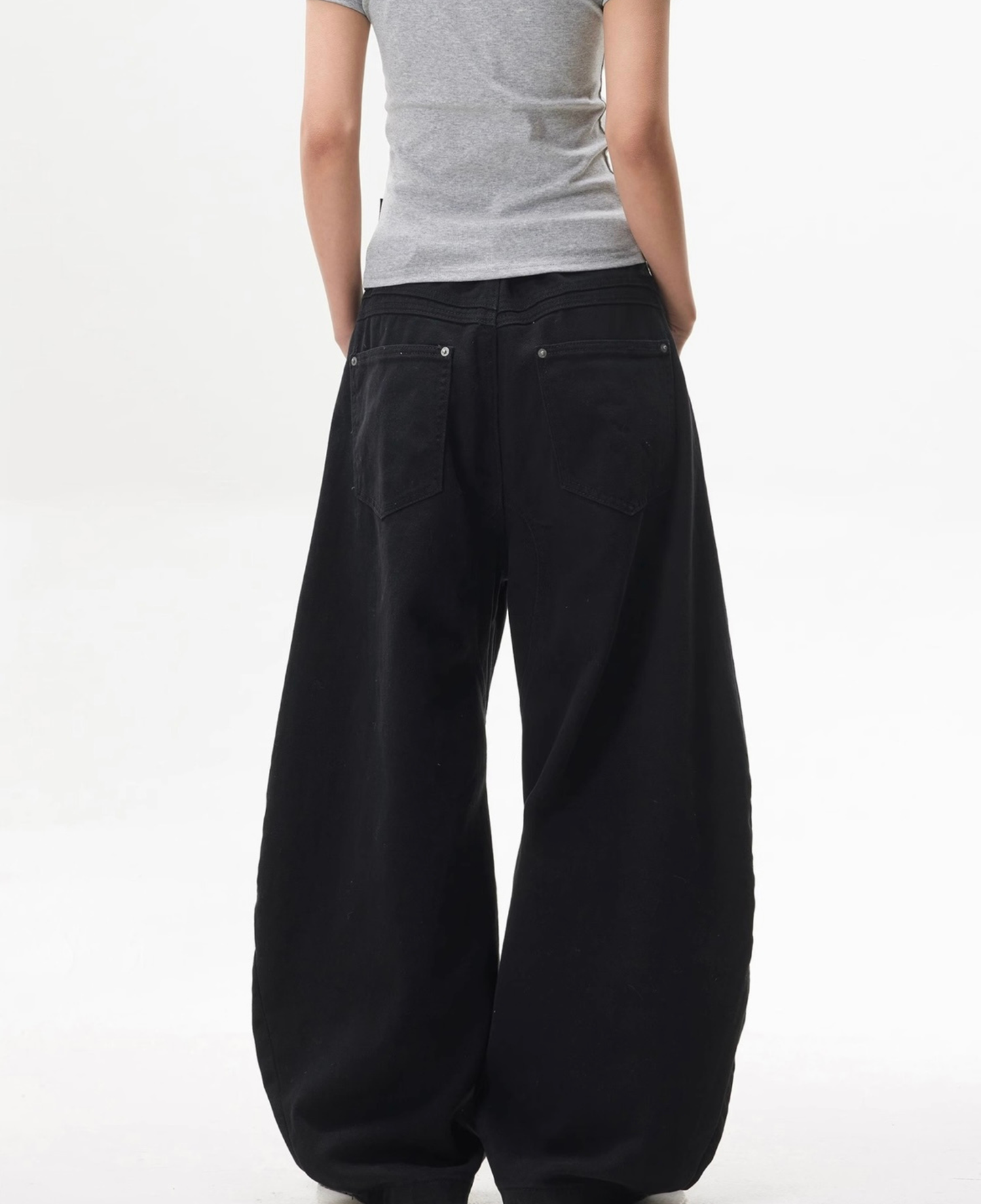 Volume Panel Curved Barrel Wide Denim Pants