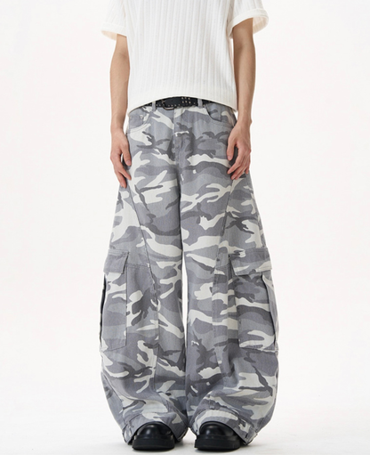 Curved Seam Wide Denim Pants
