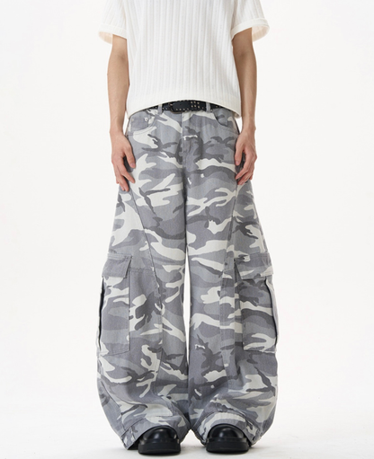 Curved Seam Wide Denim Pants