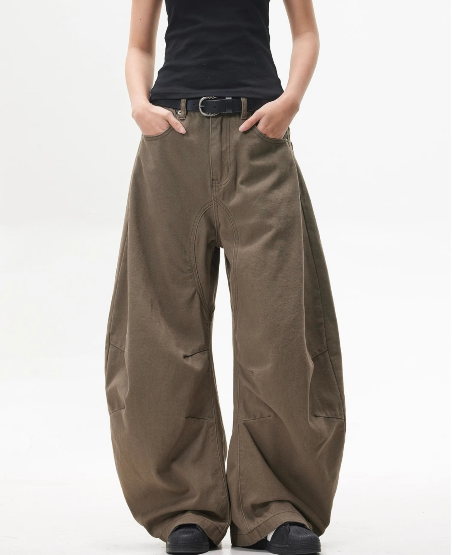 Volume Panel Curved Barrel Wide Denim Pants