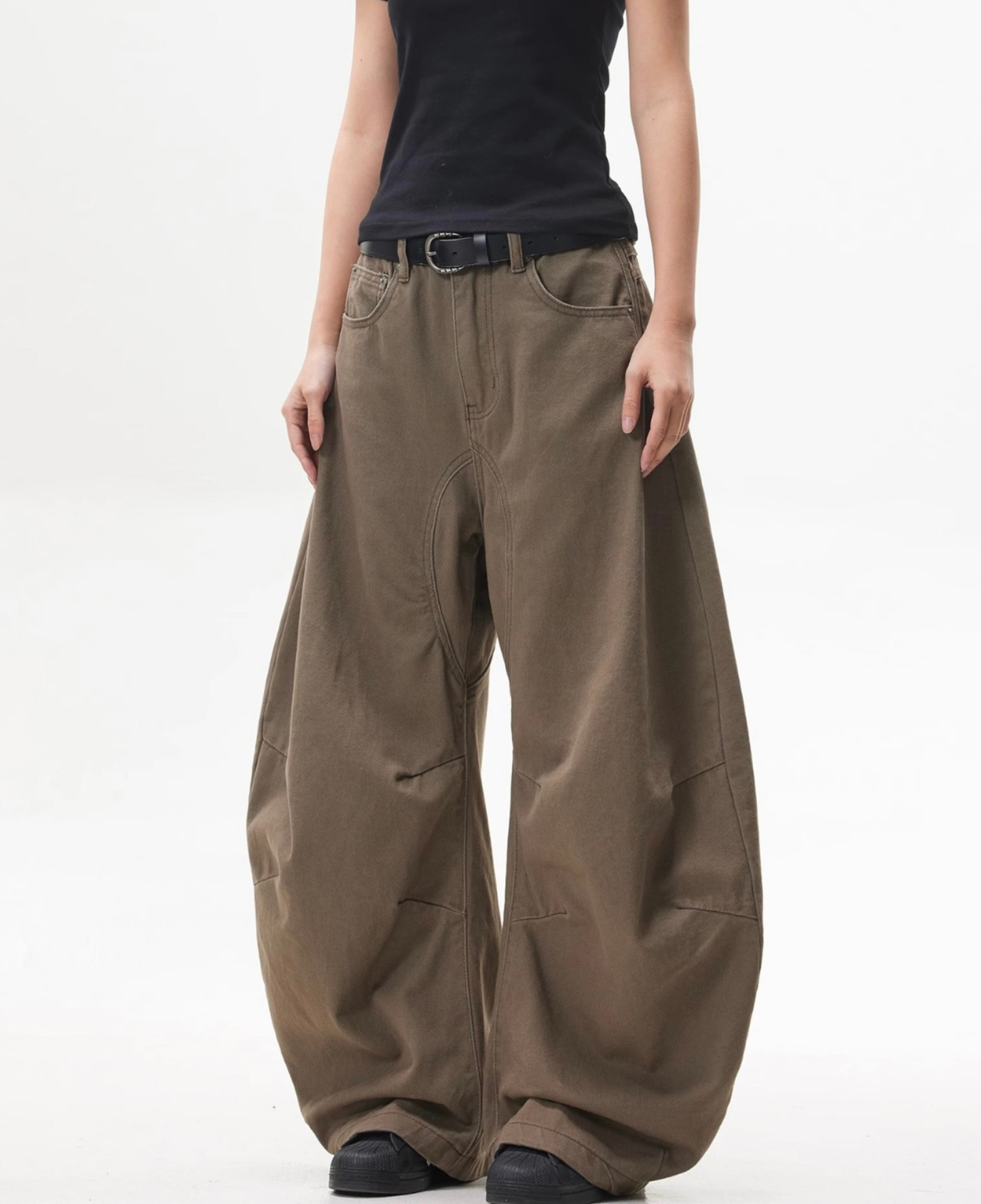 Volume Panel Curved Barrel Wide Denim Pants