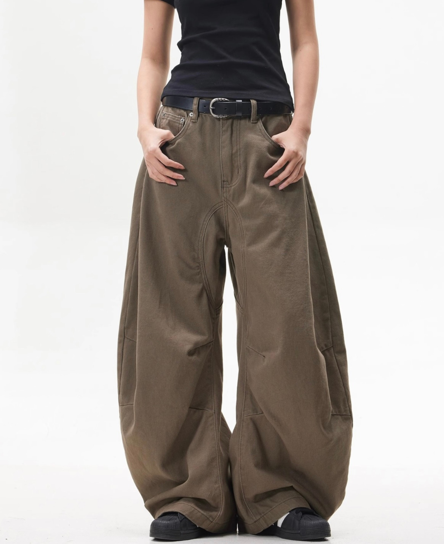 Volume Panel Curved Barrel Wide Denim Pants