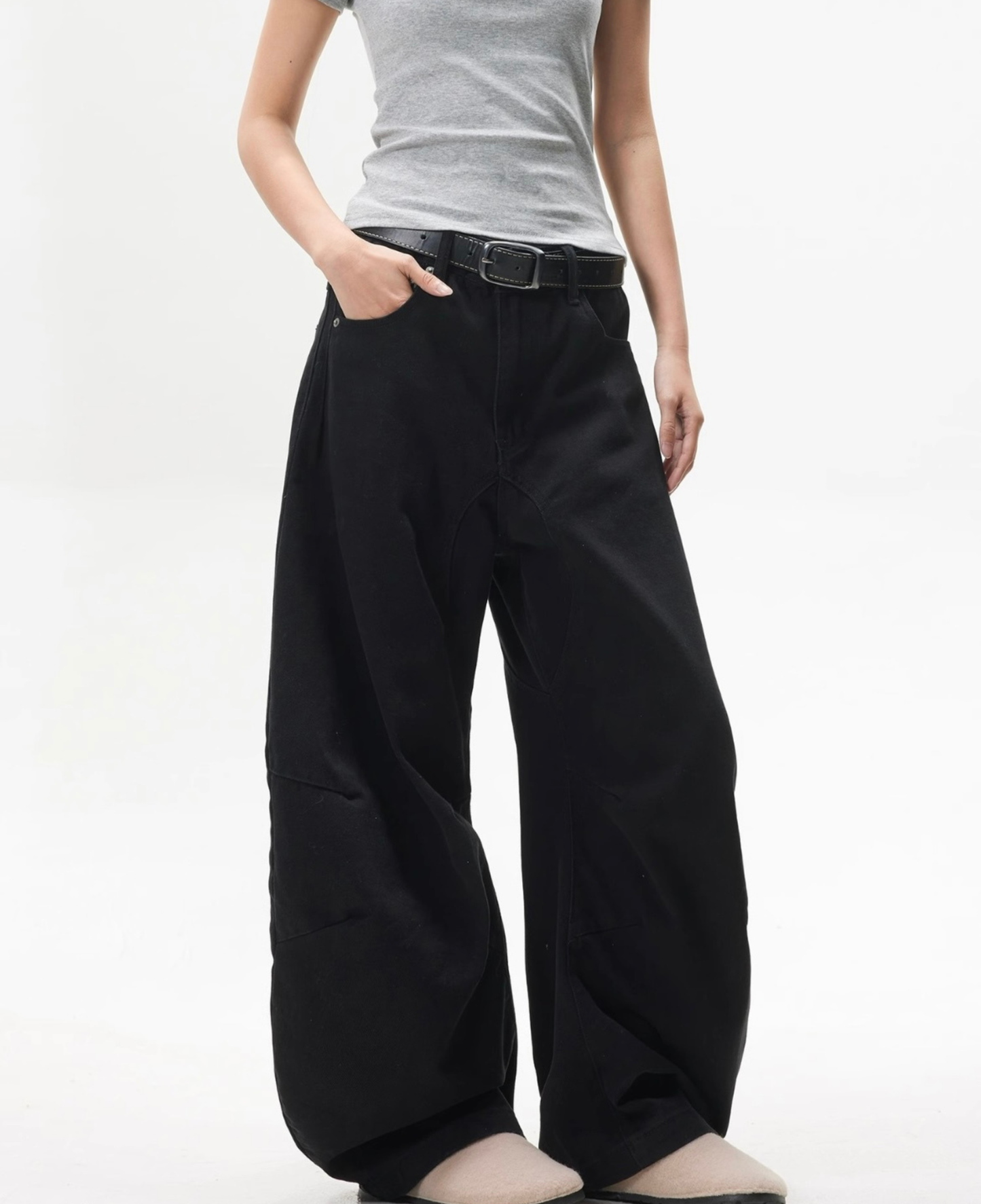 Volume Panel Curved Barrel Wide Denim Pants