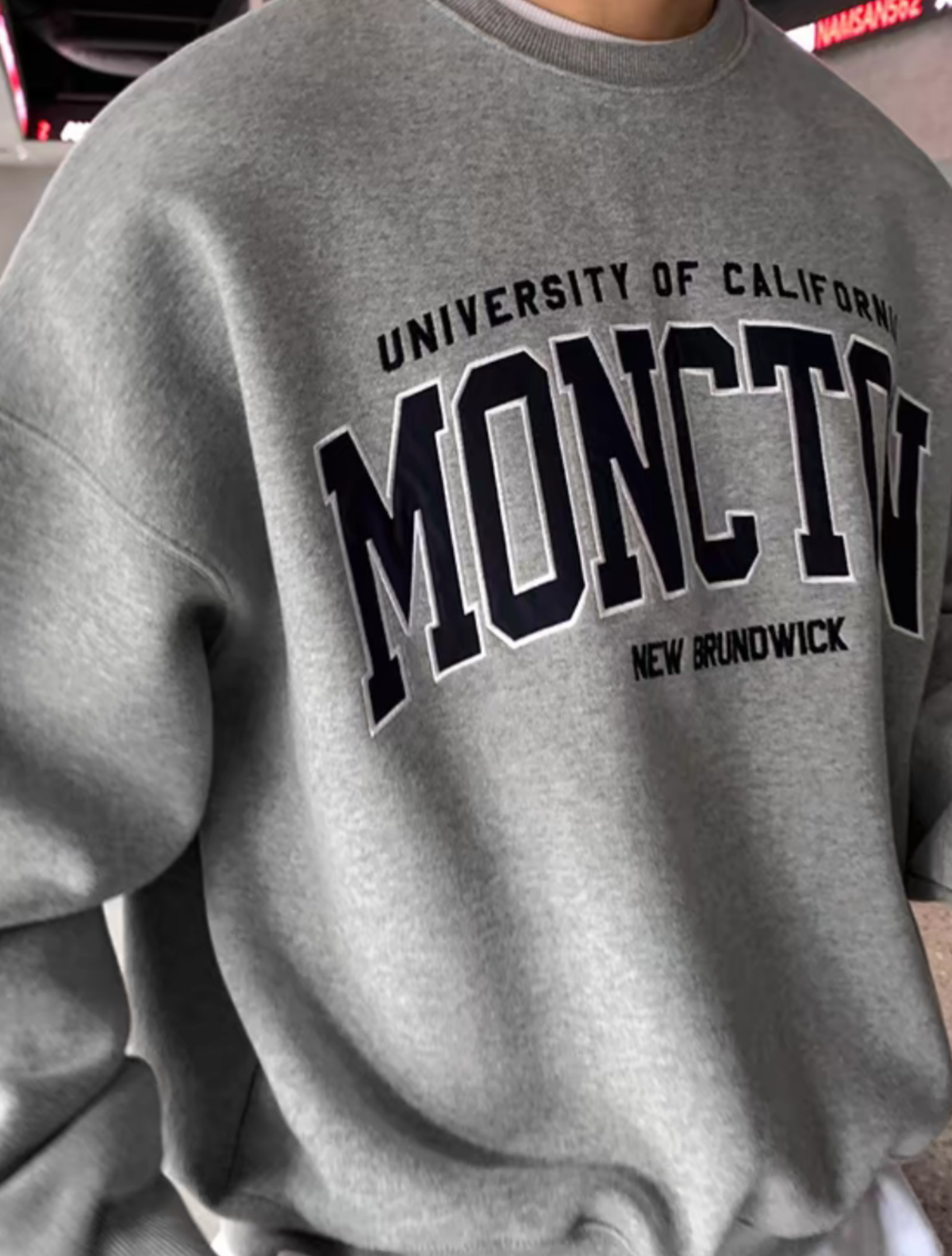 Vintage-Like College Logo Sweatshirt